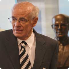 Warner-extra2.jpg